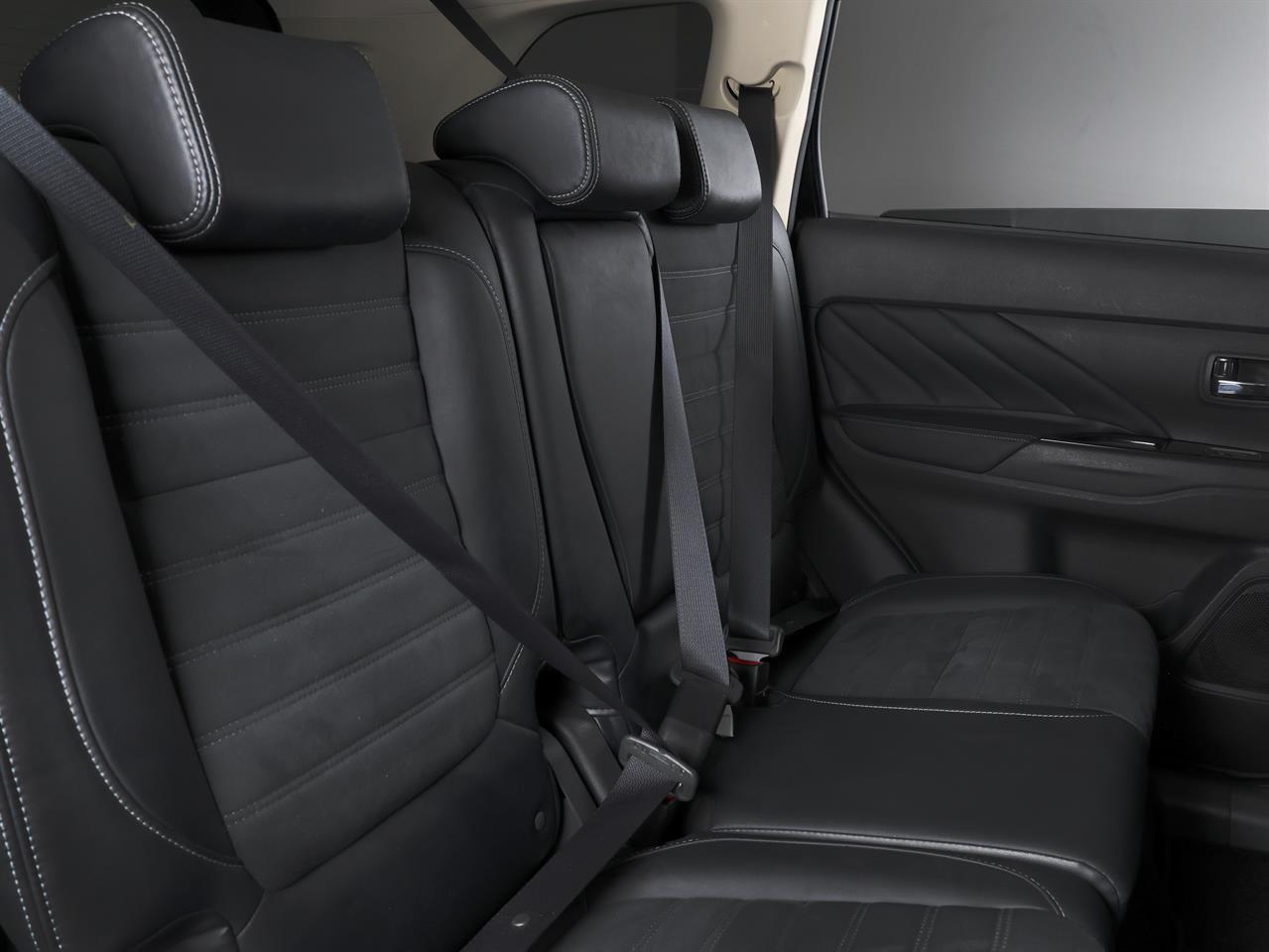 image-18, 2015 Mitsubishi Outlander PHEV G 4WD 'Facelift' at Christchurch