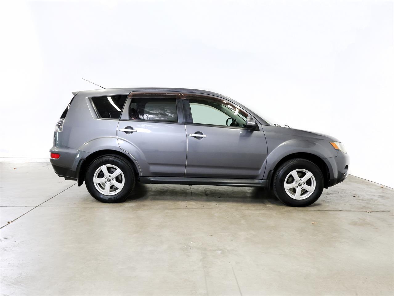 image-9, 2010 Mitsubishi Outlander 20G 4WD 7-Seater at Christchurch