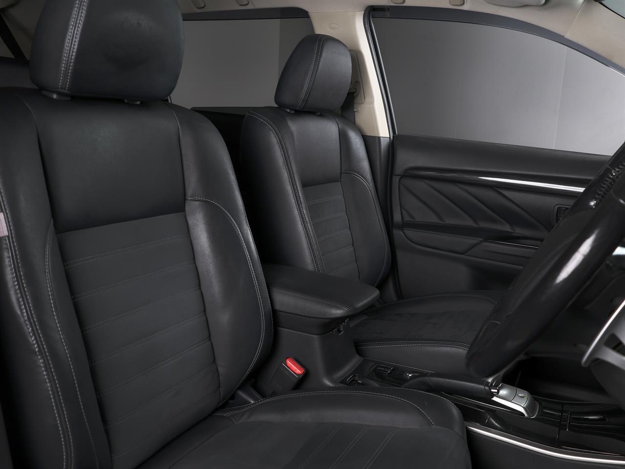 image-17, 2015 Mitsubishi Outlander PHEV G 4WD 'Facelift' at Christchurch