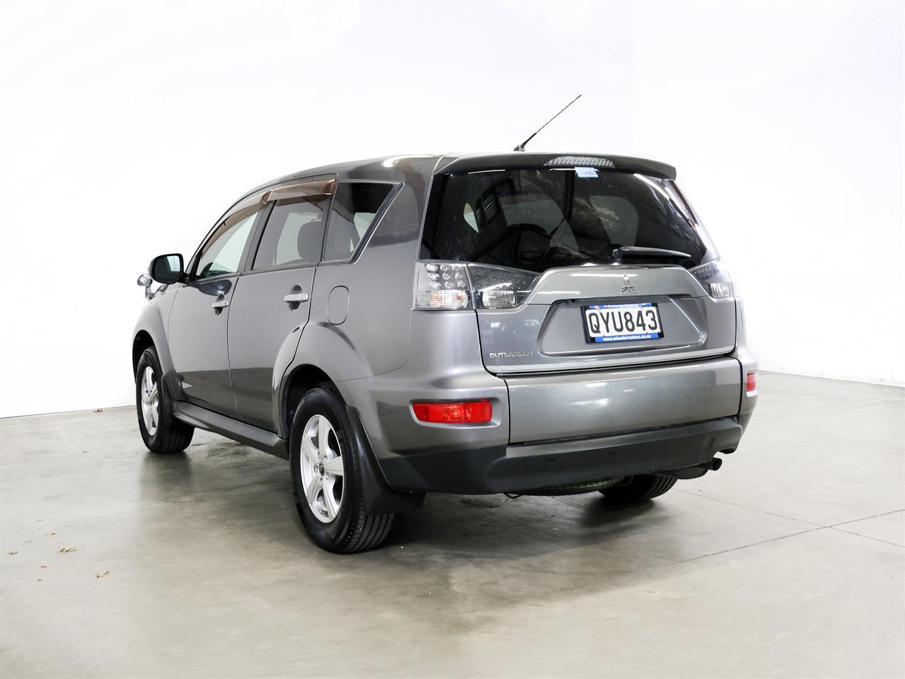 image-5, 2010 Mitsubishi Outlander 20G 4WD 7-Seater at Christchurch