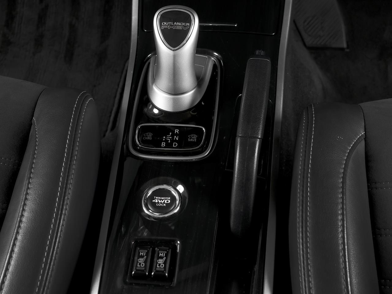 image-12, 2015 Mitsubishi Outlander PHEV G 4WD 'Facelift' at Christchurch