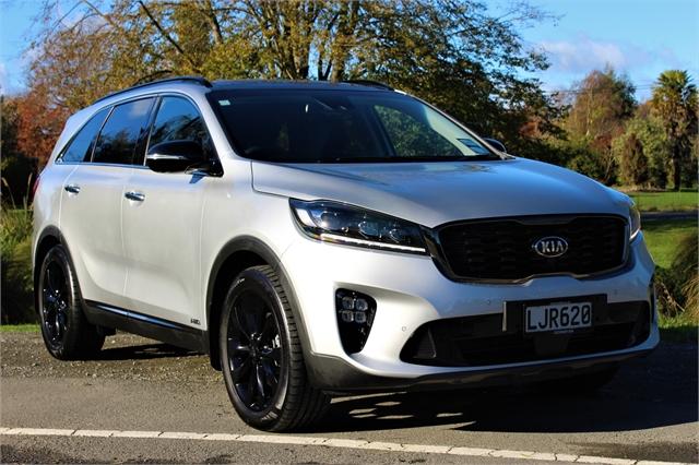 Kia sorento black edition