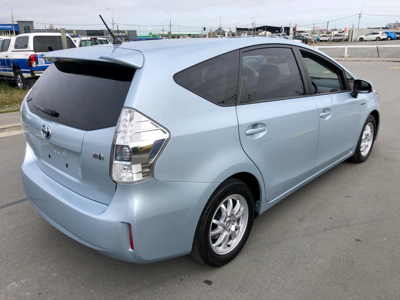 Toyota prius alpha hybrid