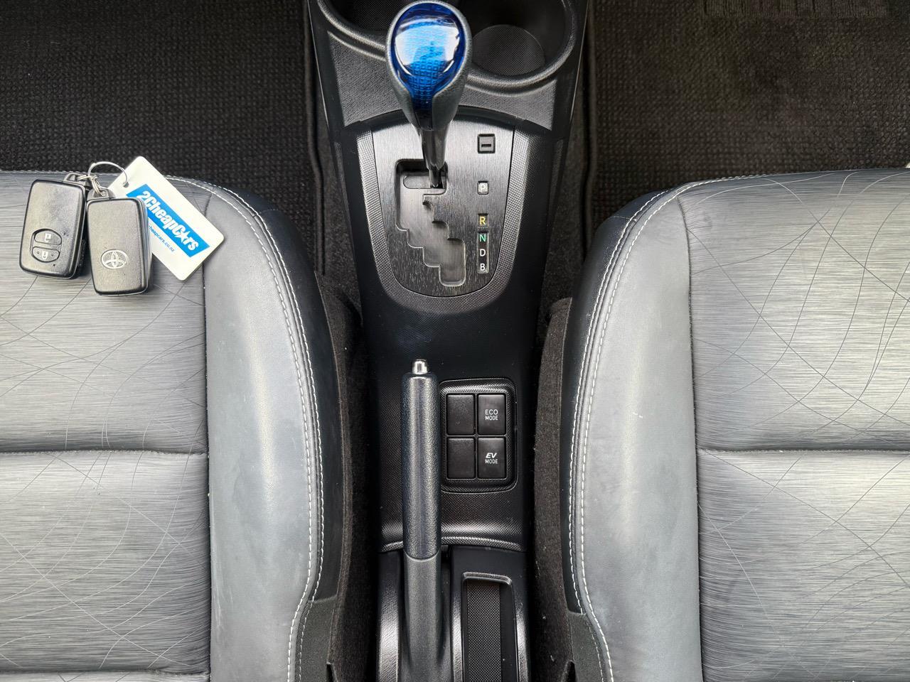 image-11, 2014 Toyota Aqua G at Christchurch