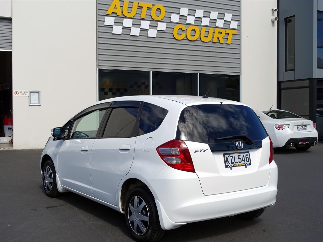 image-1, 2009 Honda Fit 13G at Dunedin