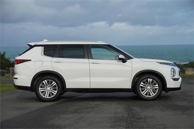 image-1, 2022 Mitsubishi Outlander LS 2.5 4x4 auto at Dunedin