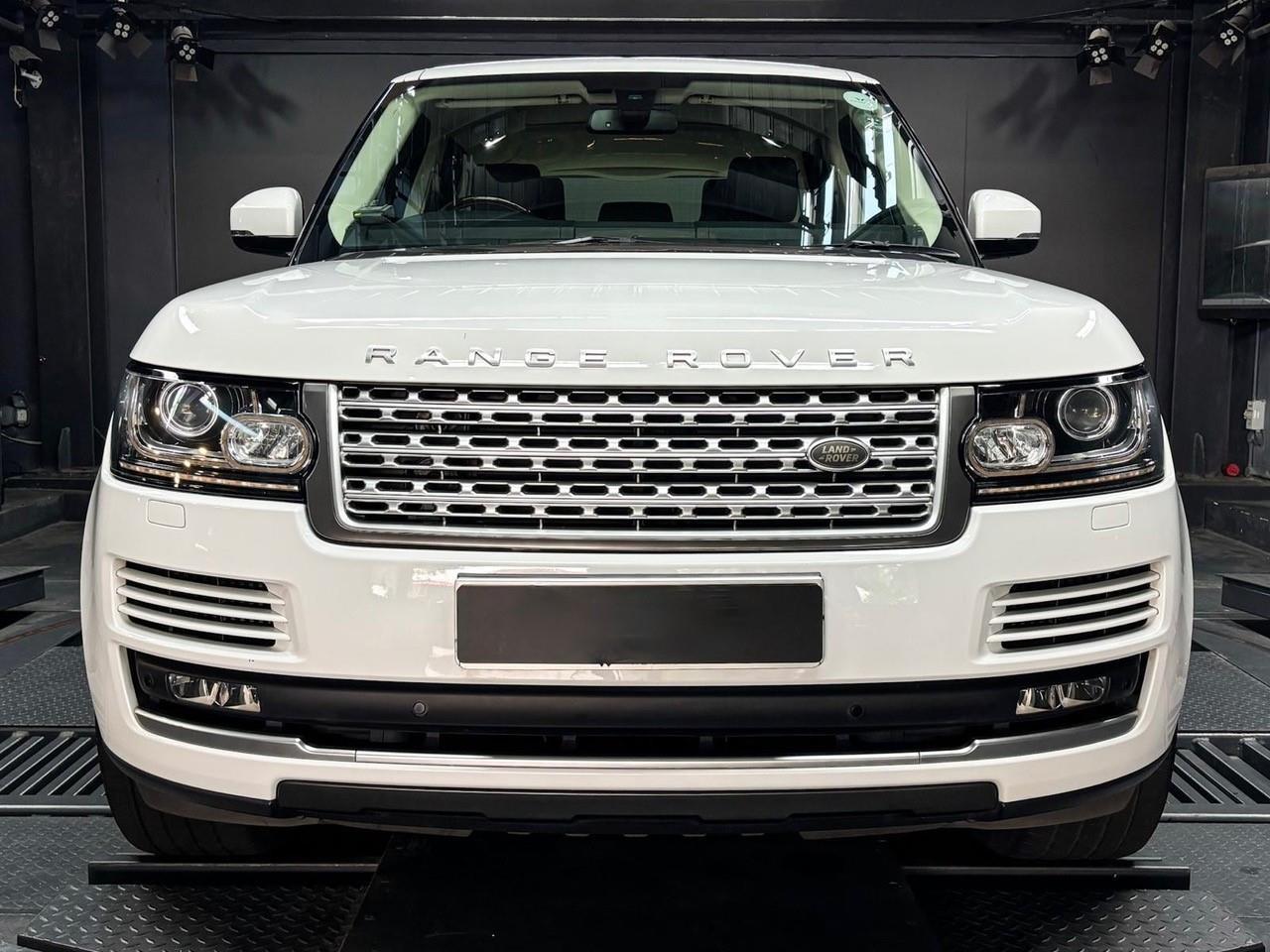 image-2, 2014 LandRover Range Rover Vogue 3.0 TDV6 New Shap at Christchurch