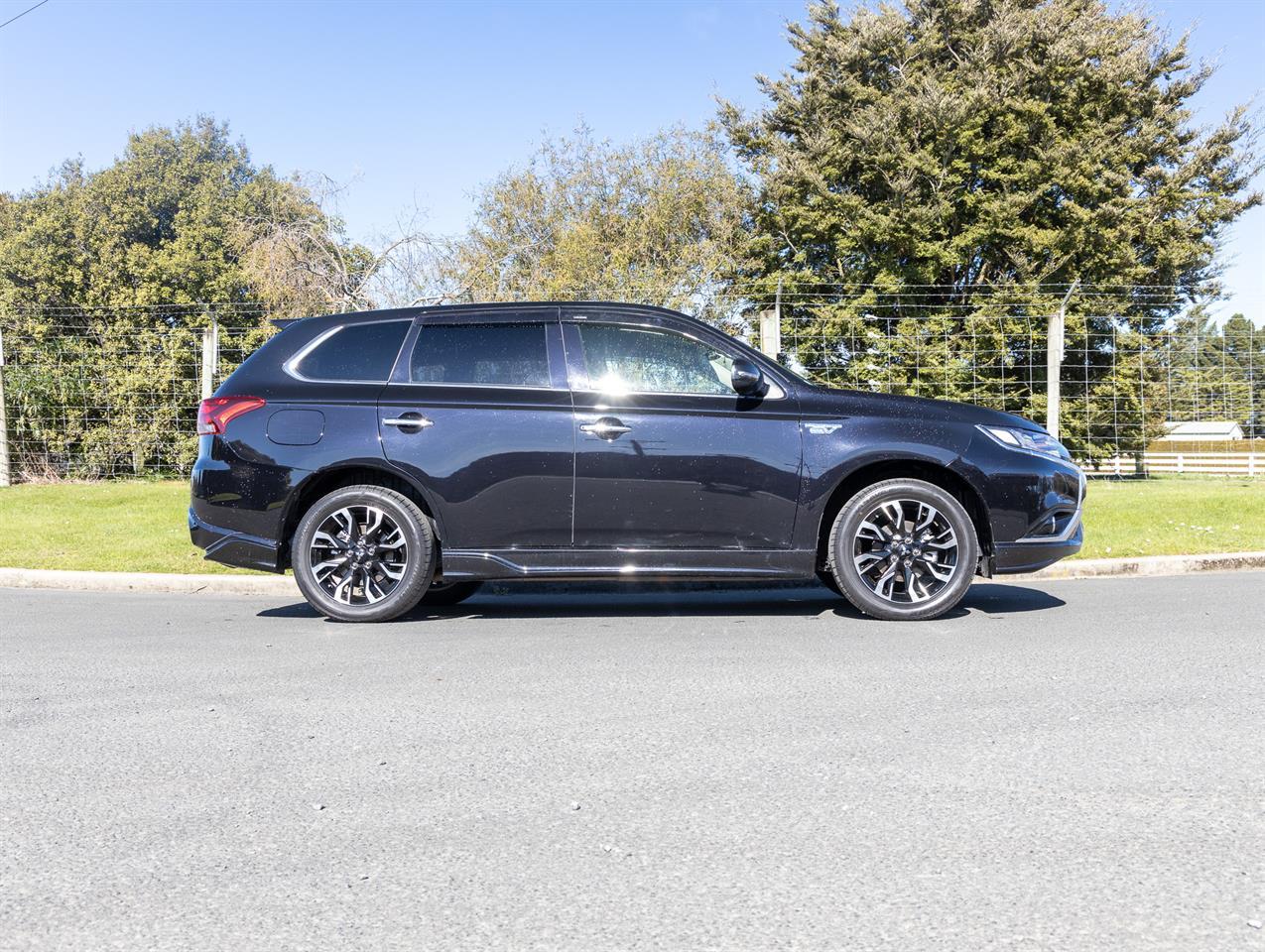 image-3, 2015 Mitsubishi Outlander G Spec Phev No Deposit F at Dunedin