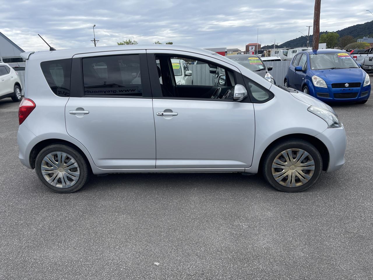 image-1, 2006 Toyota Ractis at Greymouth