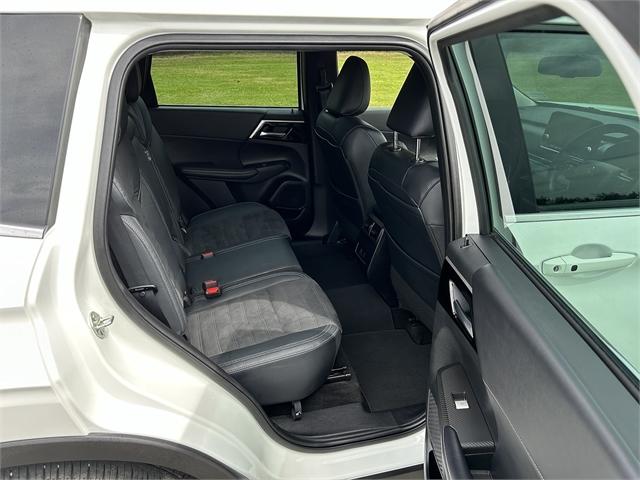image-10, 2022 Mitsubishi Outlander XLS 4WD 7 SEAT at Invercargill