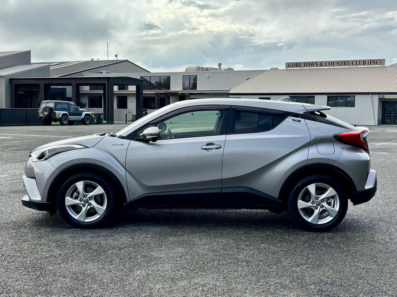 image-4, 2017 Toyota C-HR HYBRID TEC  4.2L / 100KM at Gore