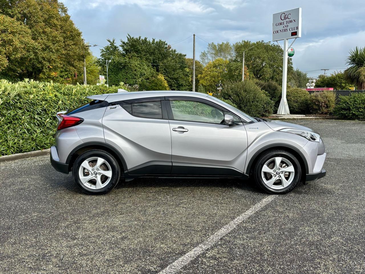 image-7, 2017 Toyota C-HR HYBRID TEC  4.2L / 100KM at Gore