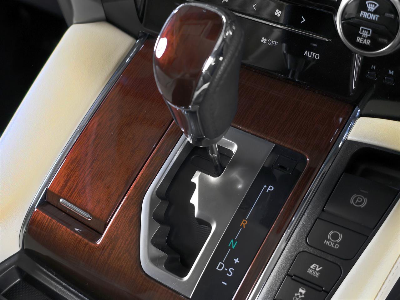 image-12, 2015 Toyota Alphard Hybrid 4WD G '7-Seater' at Christchurch