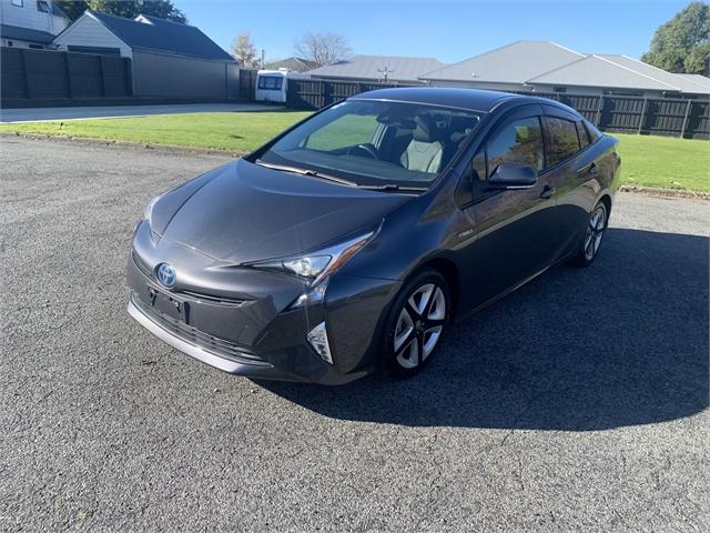 image-7, 2017 Toyota Prius S at Waimakariri