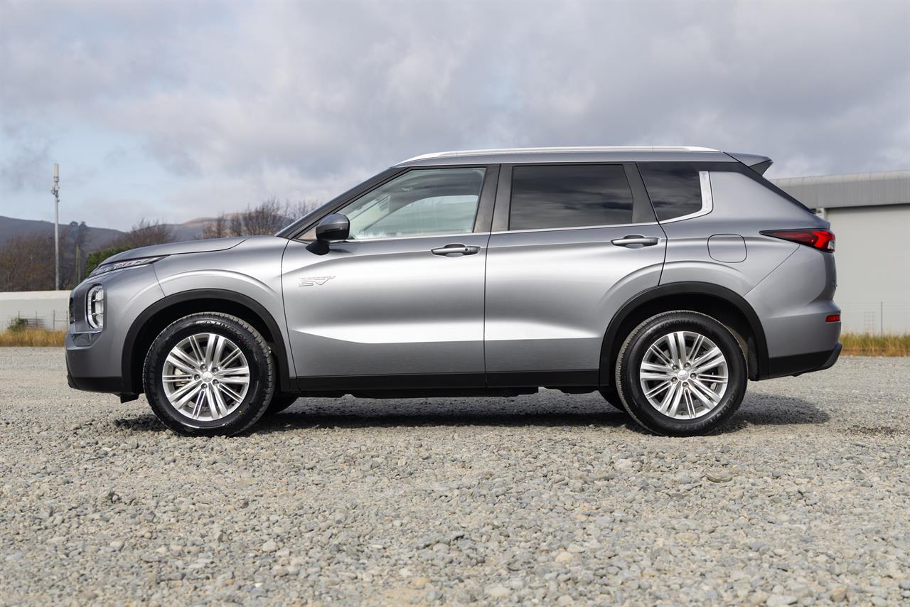 image-4, 2022 Mitsubishi Outlander LS PHEV/4WD/AT at Christchurch