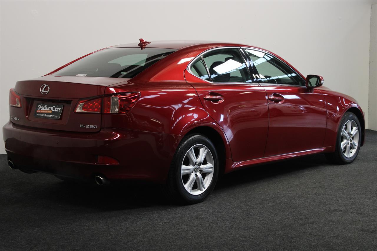 Lexus is250 2010