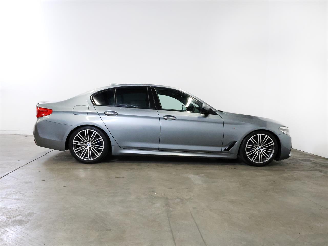 image-9, 2018 BMW 530i M-Sport at Christchurch