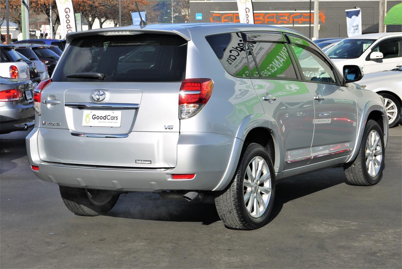 2010 Toyota Vanguard 350S 4WD 7 Seater, Wide Body on handshake