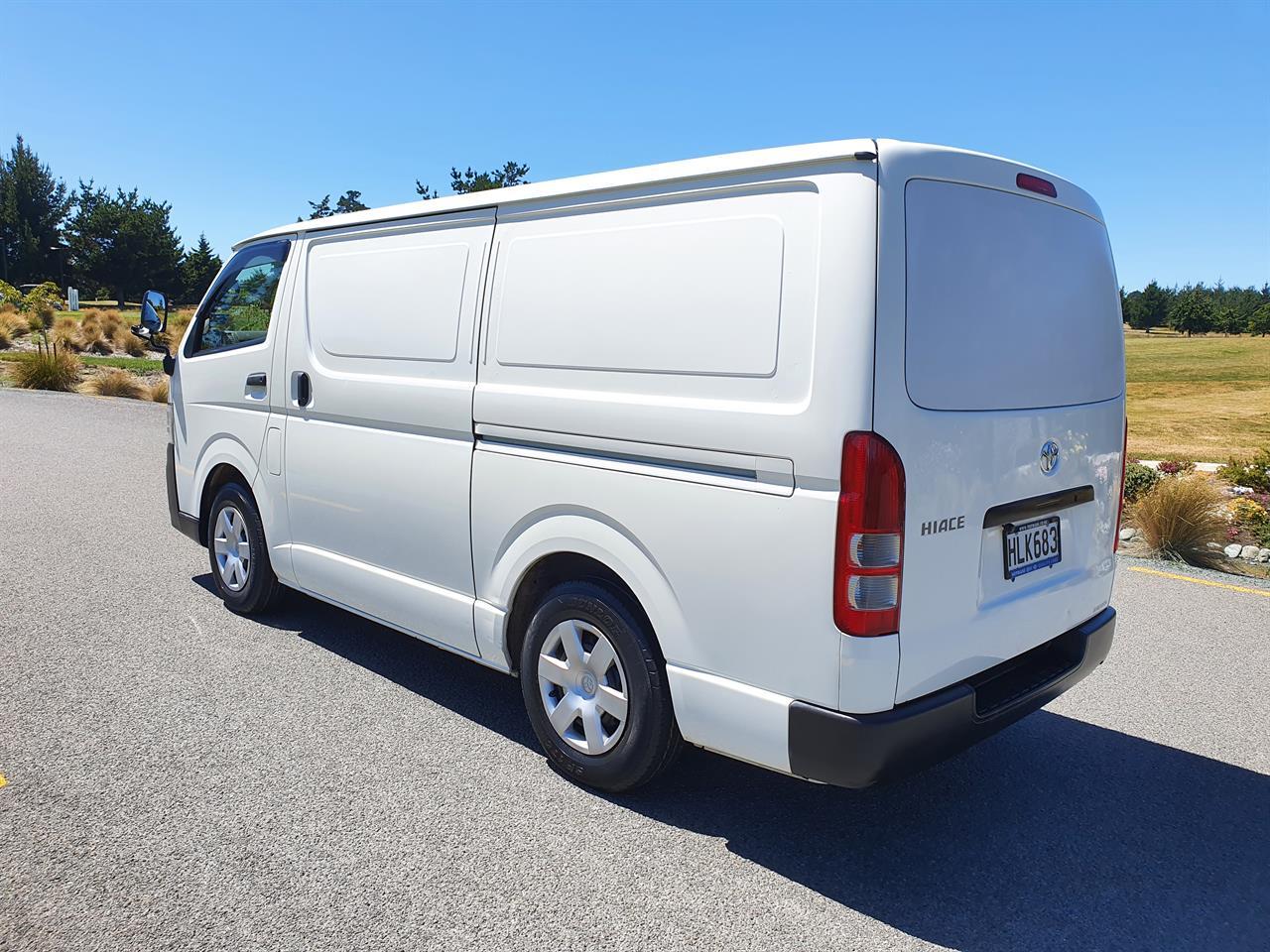 2011 Toyota Hiace Chiller Van on handshake