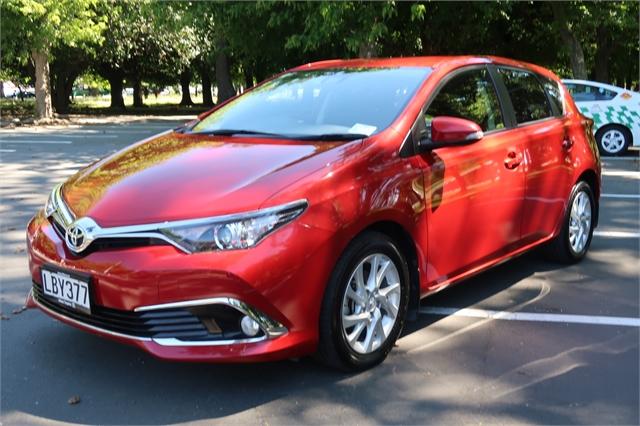 2017 Toyota Corolla Glx 1.8p Cvt On Handshake