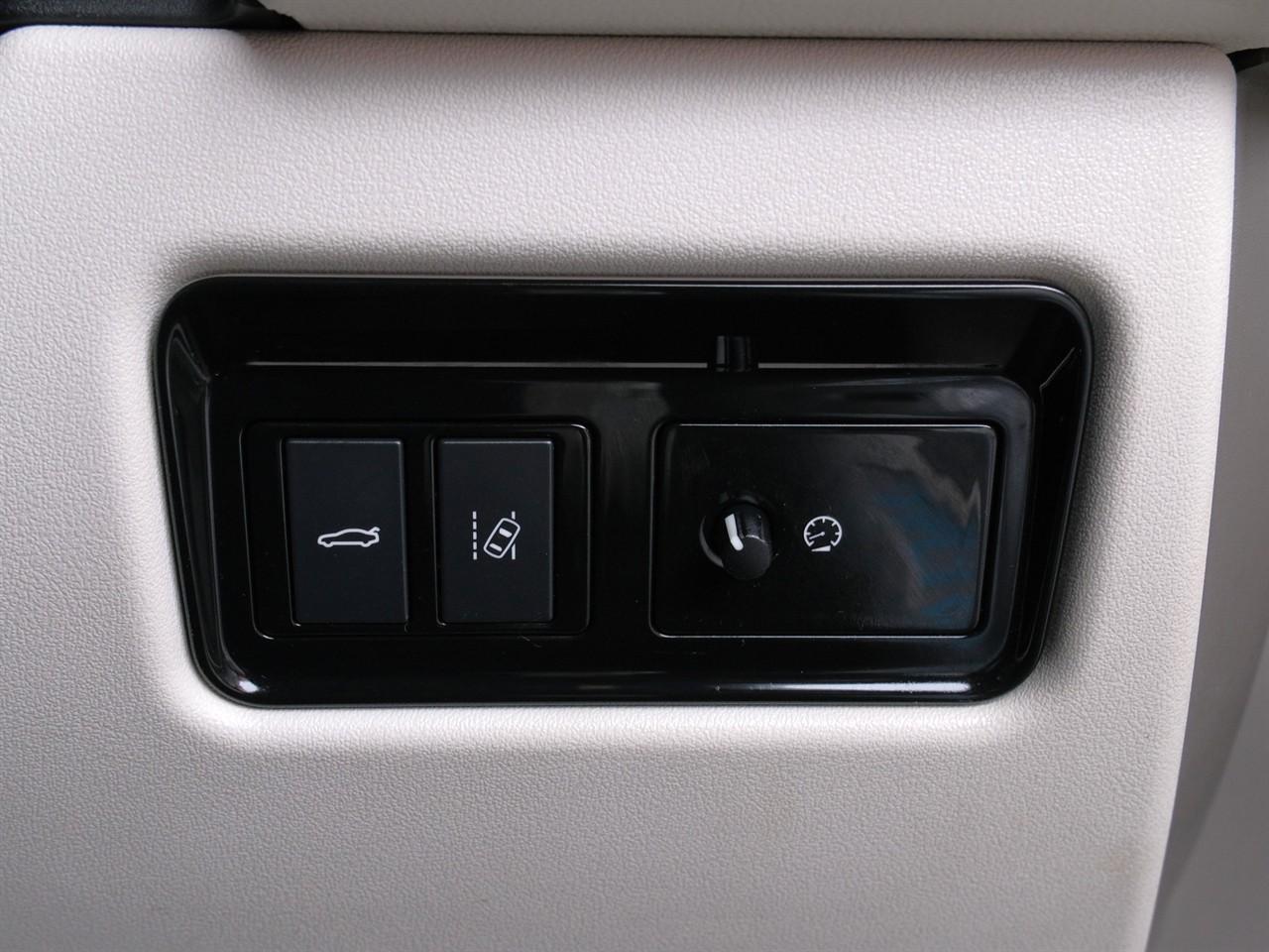 image-14, 2017 Jaguar XF 25t 'Prestige' at Christchurch