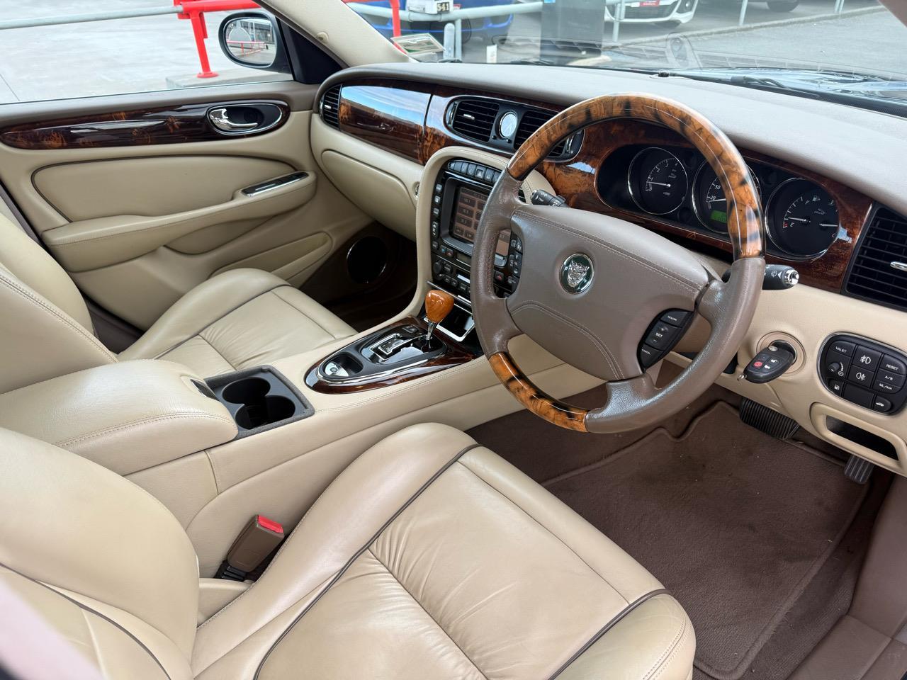 image-4, 2006 Jaguar XJ8 4.2 - ALLOY BODY at Christchurch