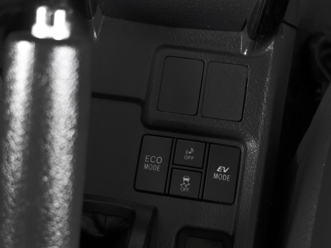 image-13, 2013 Toyota Corolla Fielder Hybrid G 'Aero Tourer' at Christchurch