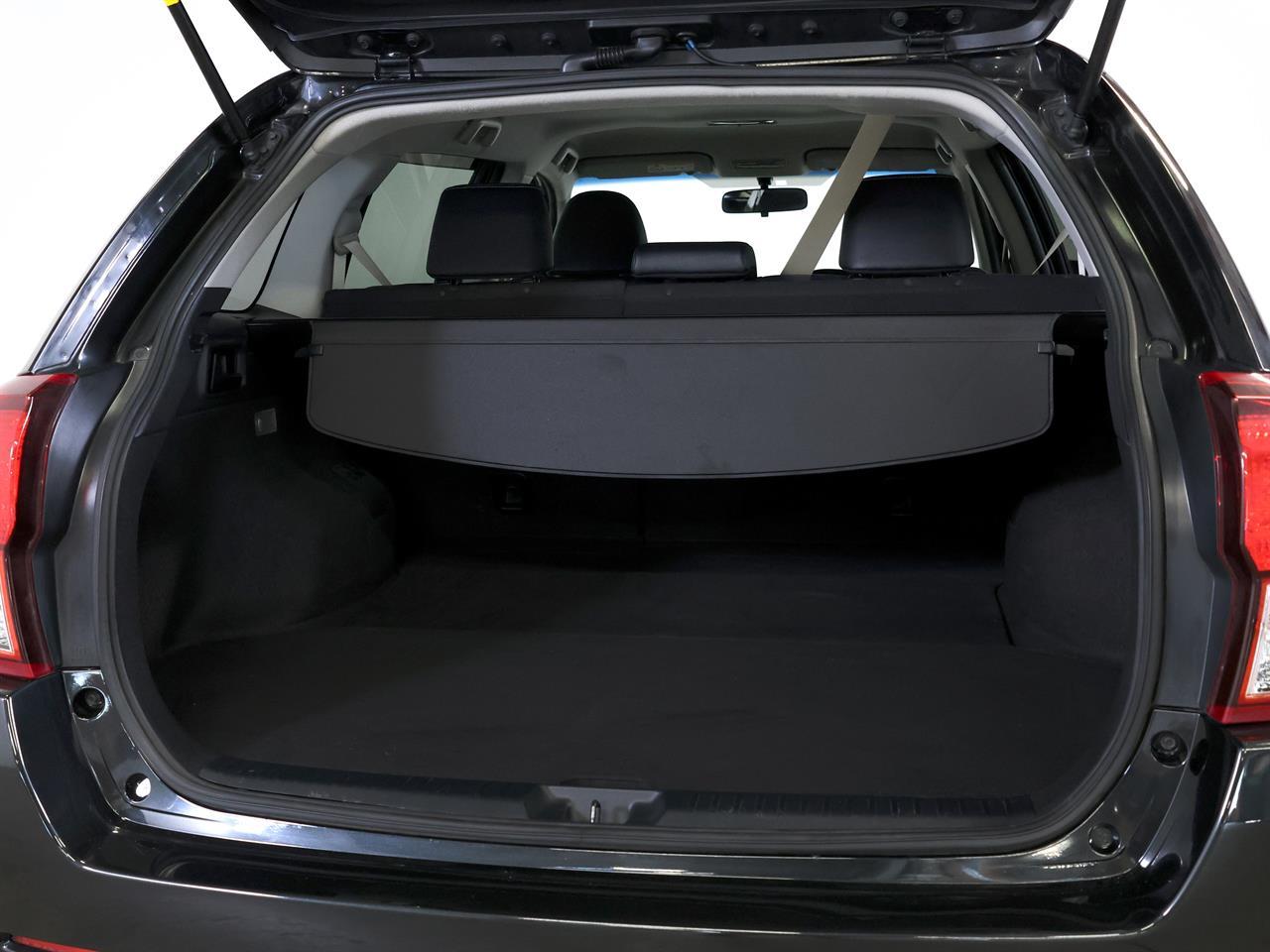 image-19, 2013 Toyota Corolla Fielder Hybrid G 'Aero Tourer' at Christchurch