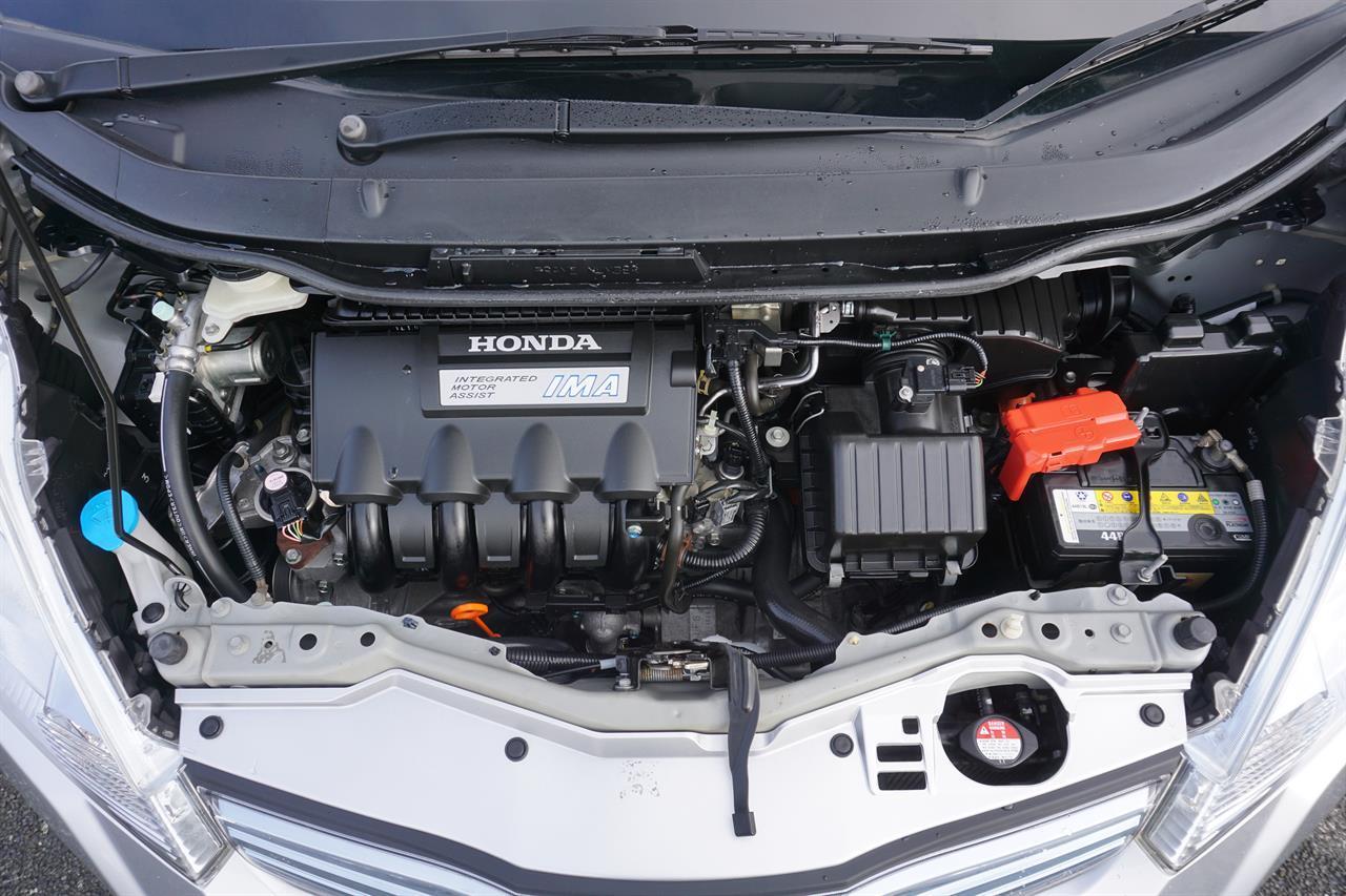 image-9, 2011 Honda Fit HYBRID at Christchurch