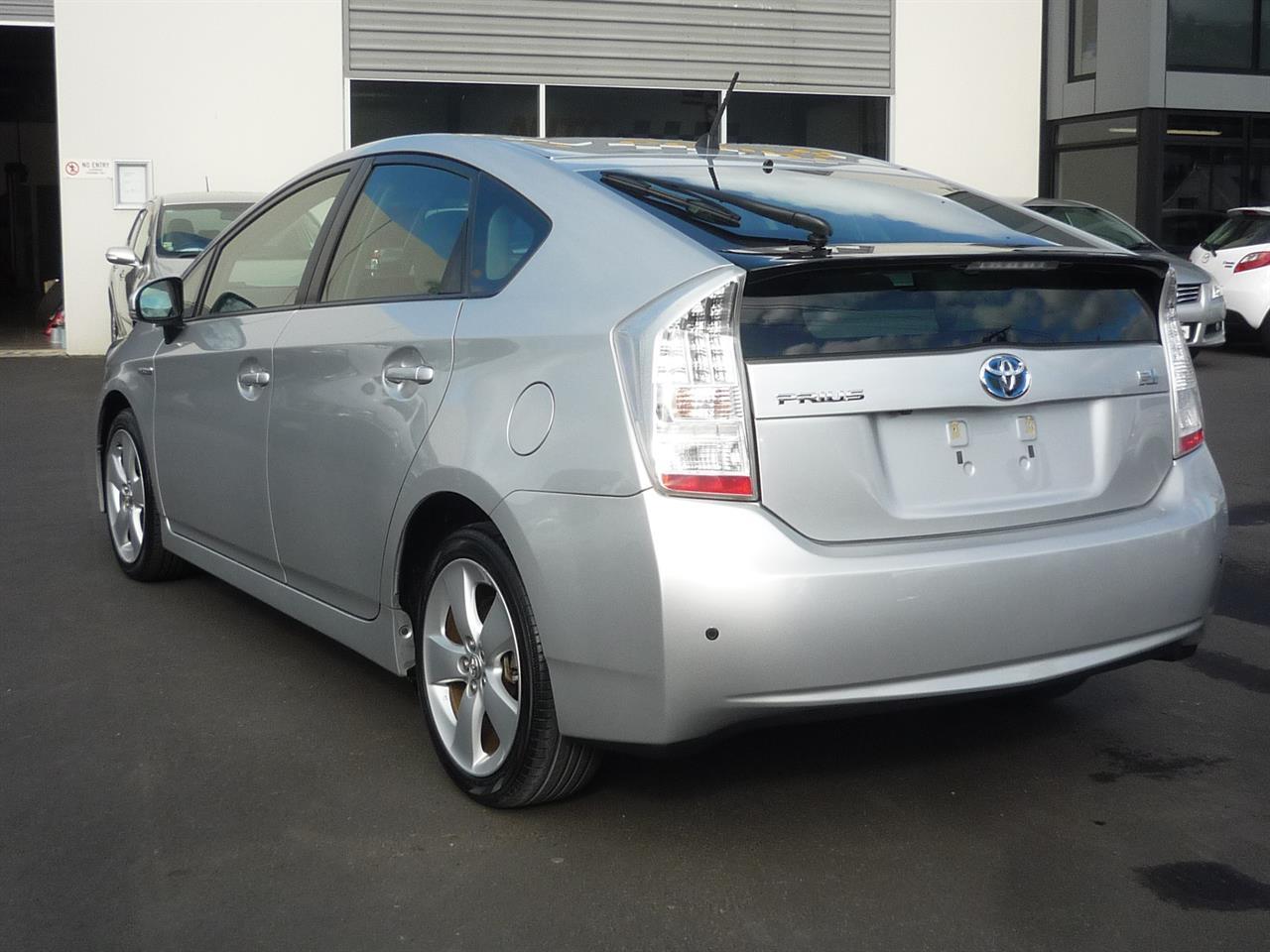 image-17, 2010 Toyota Prius S Touring at Dunedin