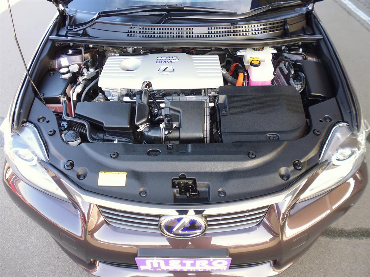 image-14, 2013 Lexus CT 200h at Christchurch