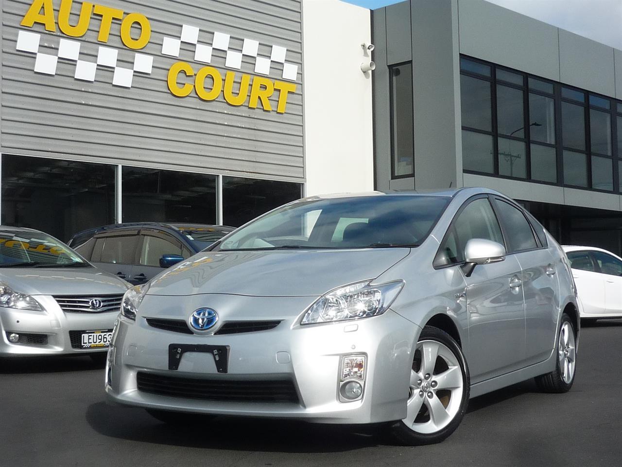 image-8, 2010 Toyota Prius S Touring at Dunedin