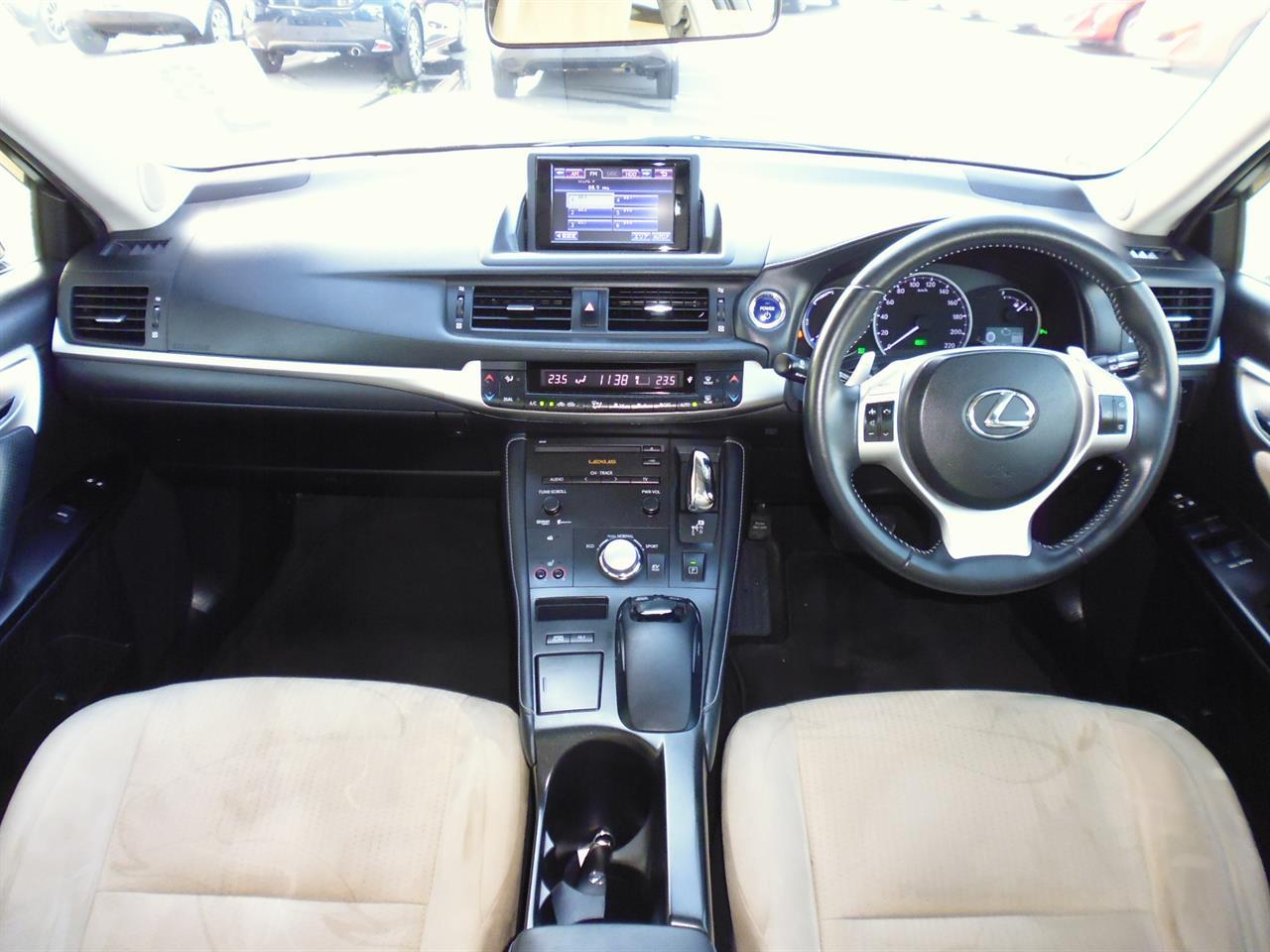 image-8, 2013 Lexus CT 200h at Christchurch