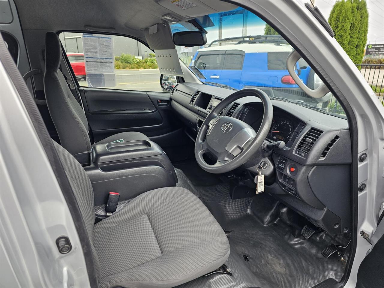 image-8, 2017 Toyota Hiace Minibus TD 3.0DT/4AT at Waimakariri