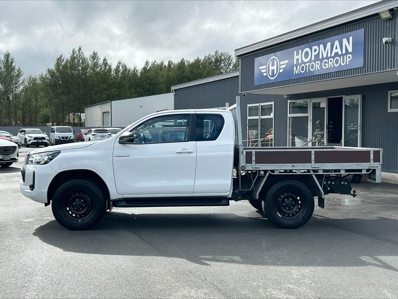 image-4, 2024 Toyota Hilux SR TD EC 2.8DT at Waimakariri