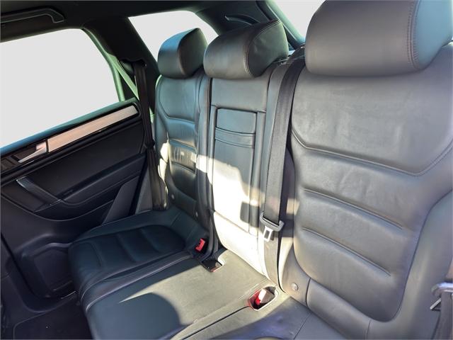 image-10, 2014 Volkswagen Touareg TDI 250kW at Queenstown-Lakes