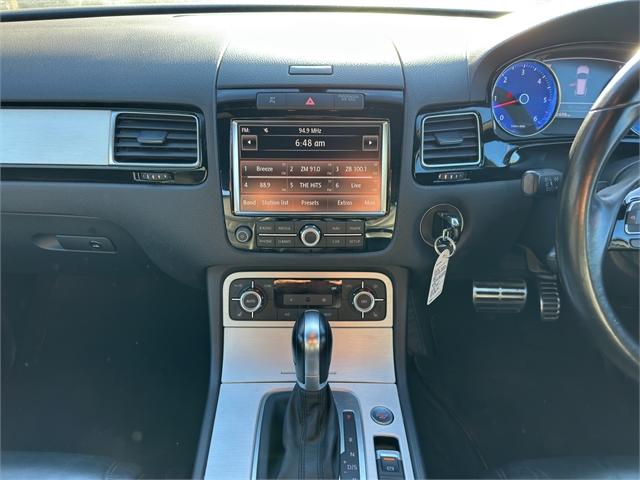 image-12, 2014 Volkswagen Touareg TDI 250kW at Queenstown-Lakes