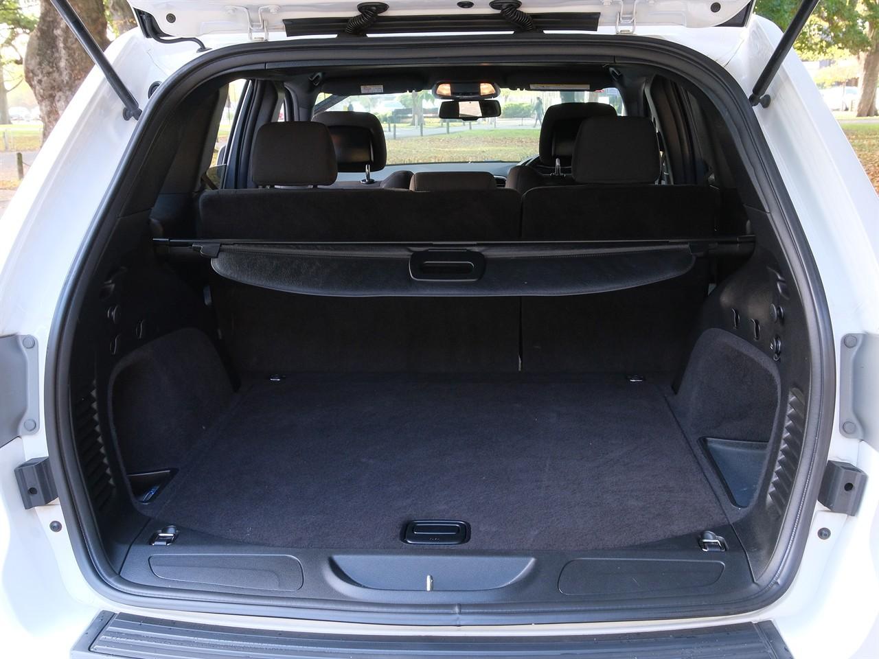 image-19, 2016 Jeep Grand Cherokee 3.6P 4WD Laredo 'Facelift at Christchurch