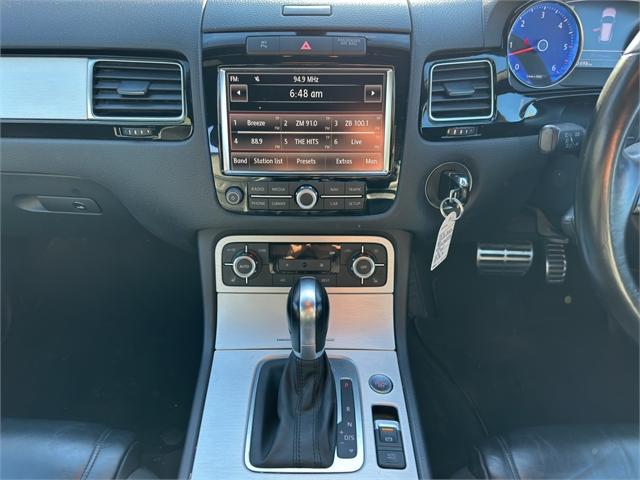 image-13, 2014 Volkswagen Touareg TDI 250kW at Queenstown-Lakes