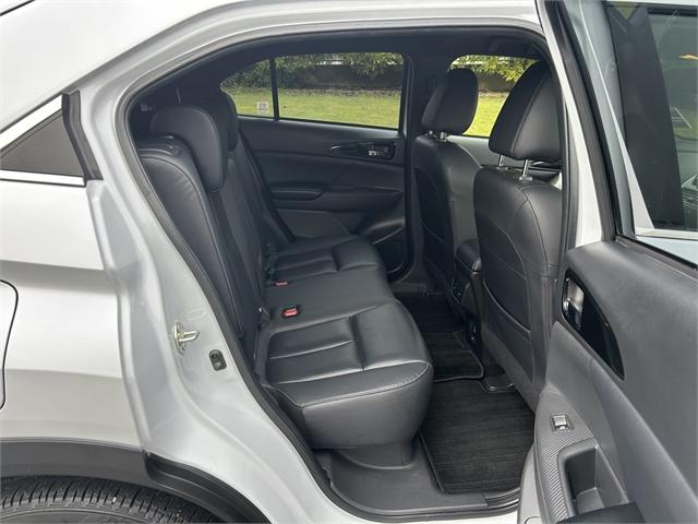 image-10, 2021 Mitsubishi Eclipse Cross PHEV VRX 4WD at Invercargill