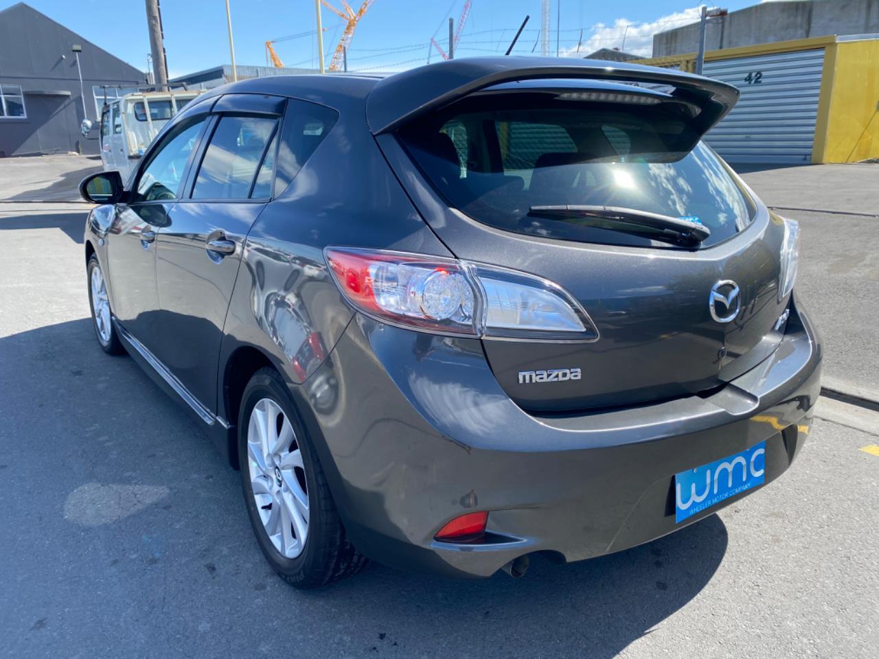 Mazda axela 2012