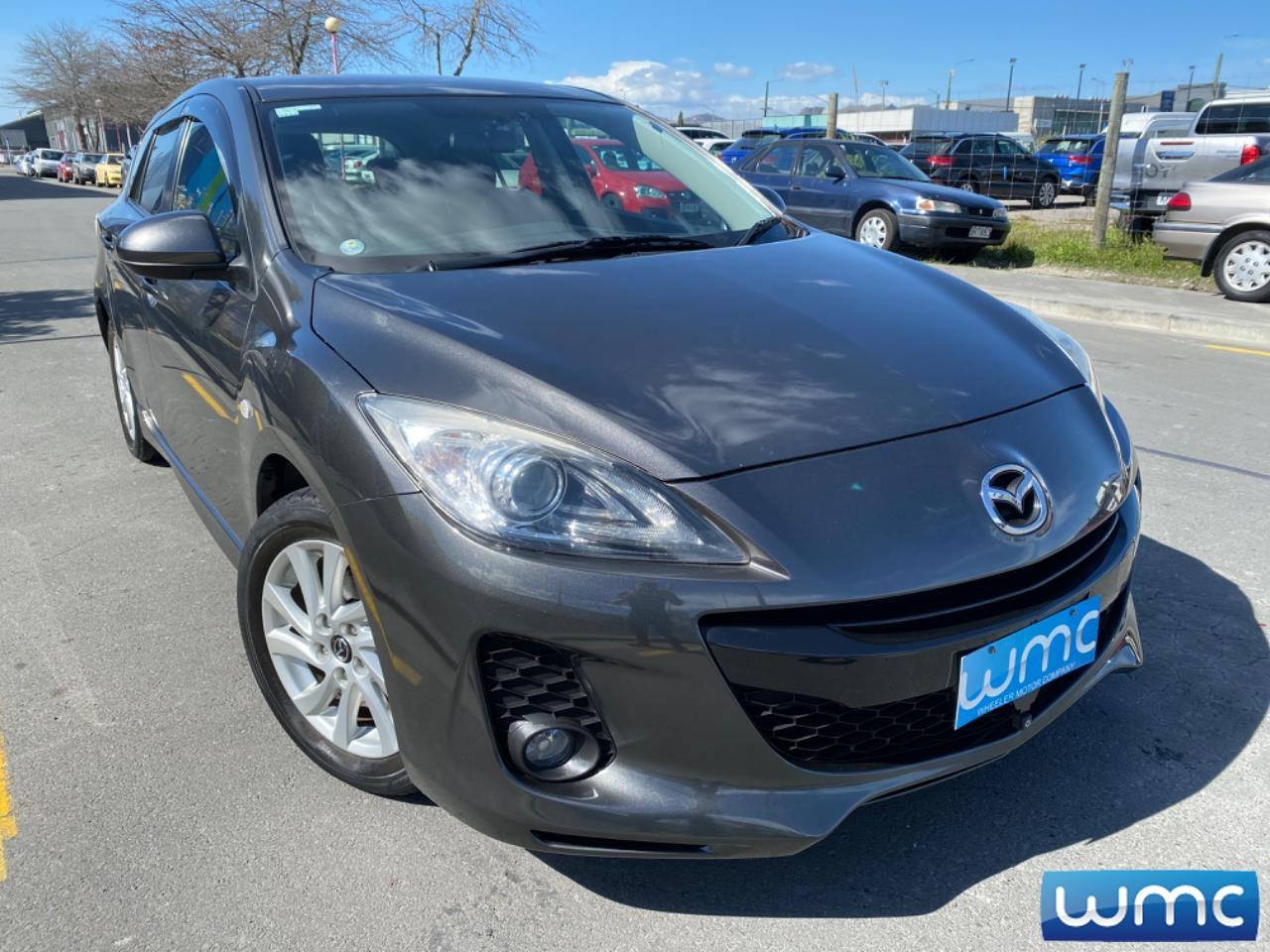 Mazda axela 2012