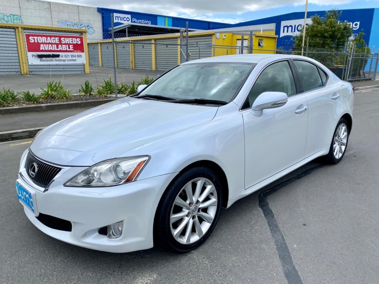 Lexus is 250 2008