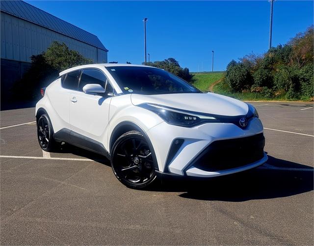 image-0, 2023 Toyota C-HR Hybrid at Dunedin