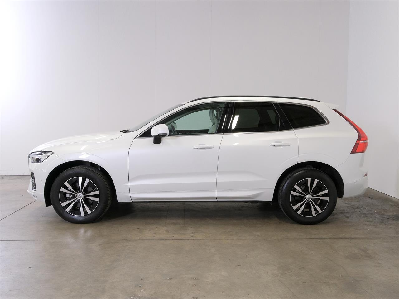 image-4, 2022 Volvo XC60 B5 AWD 'Momentum Package' at Christchurch