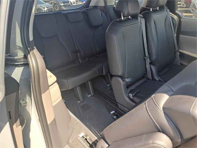 image-16, 2024 Kia Carnival Deluxe 2.2 Diesel 8A/T at Invercargill