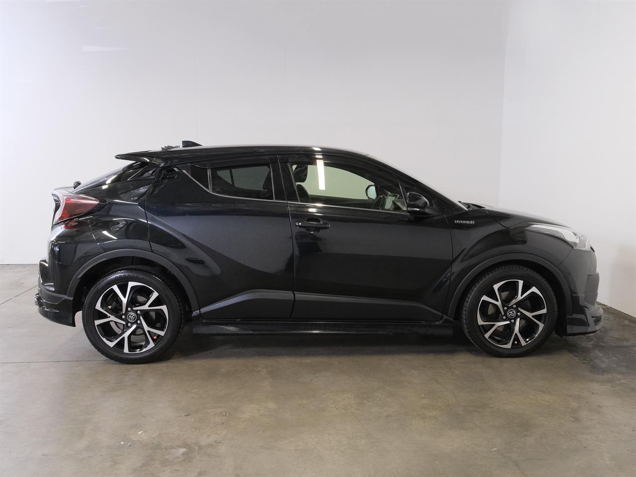 image-10, 2017 Toyota C-HR Hybrid G 'Leather Package' at Christchurch