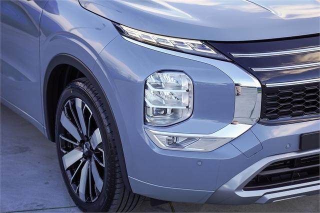 image-4, 2025 Mitsubishi Outlander 2.5 Exceed 4x4 facelift at Dunedin