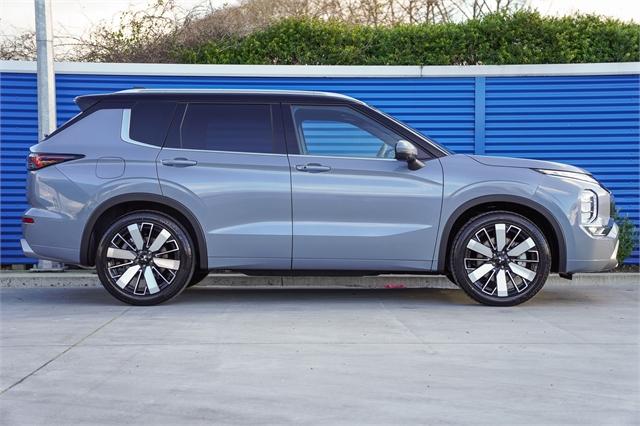 image-1, 2025 Mitsubishi Outlander 2.5 Exceed 4x4 facelift at Dunedin