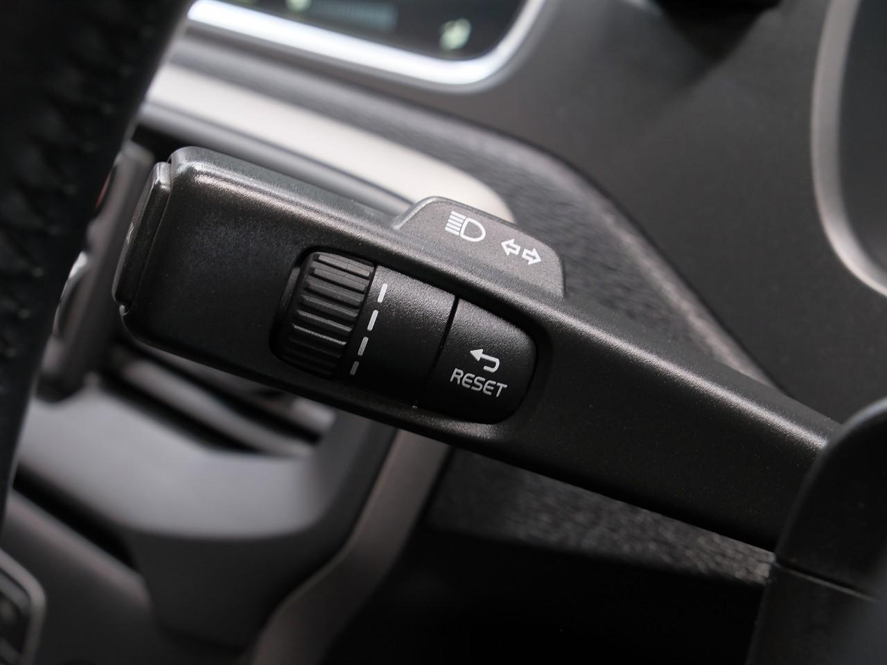 image-12, 2015 Volvo V40 T4 at Christchurch